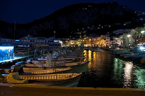 A vista noturna de Marina Grande